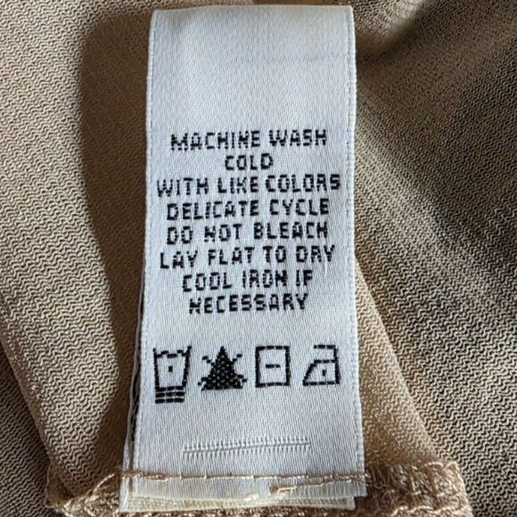 Max Studio Nearly Nude Lacey Layer Top Size Medium - Picture 10 of 11